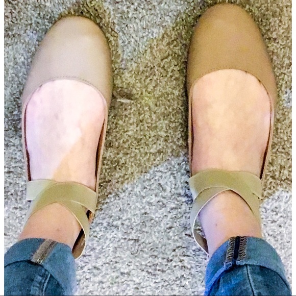 🎀Classic Crisscross Zip Back Ballet Flats🎀 - Picture 5 of 6